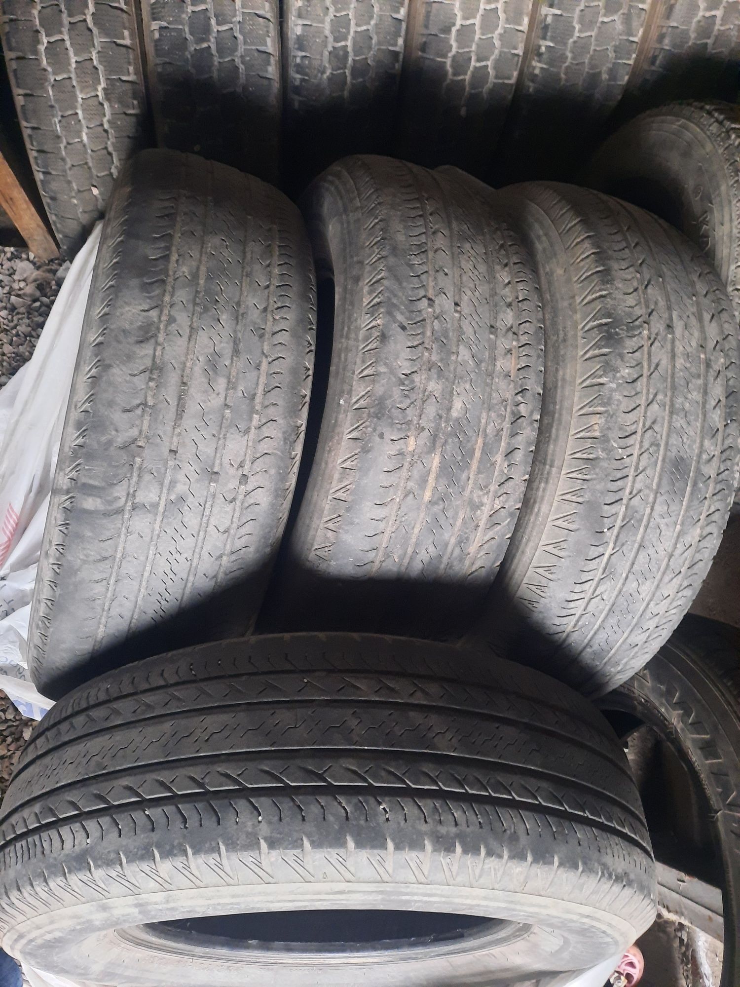 Продам резину летнюю 225/70 R16 б/у