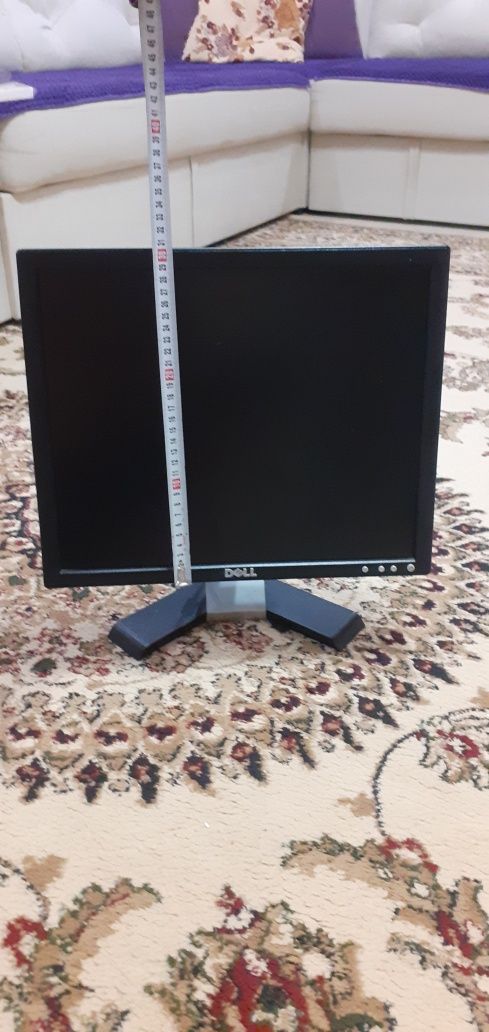 Продам монитор DELL в отличном состоянии.