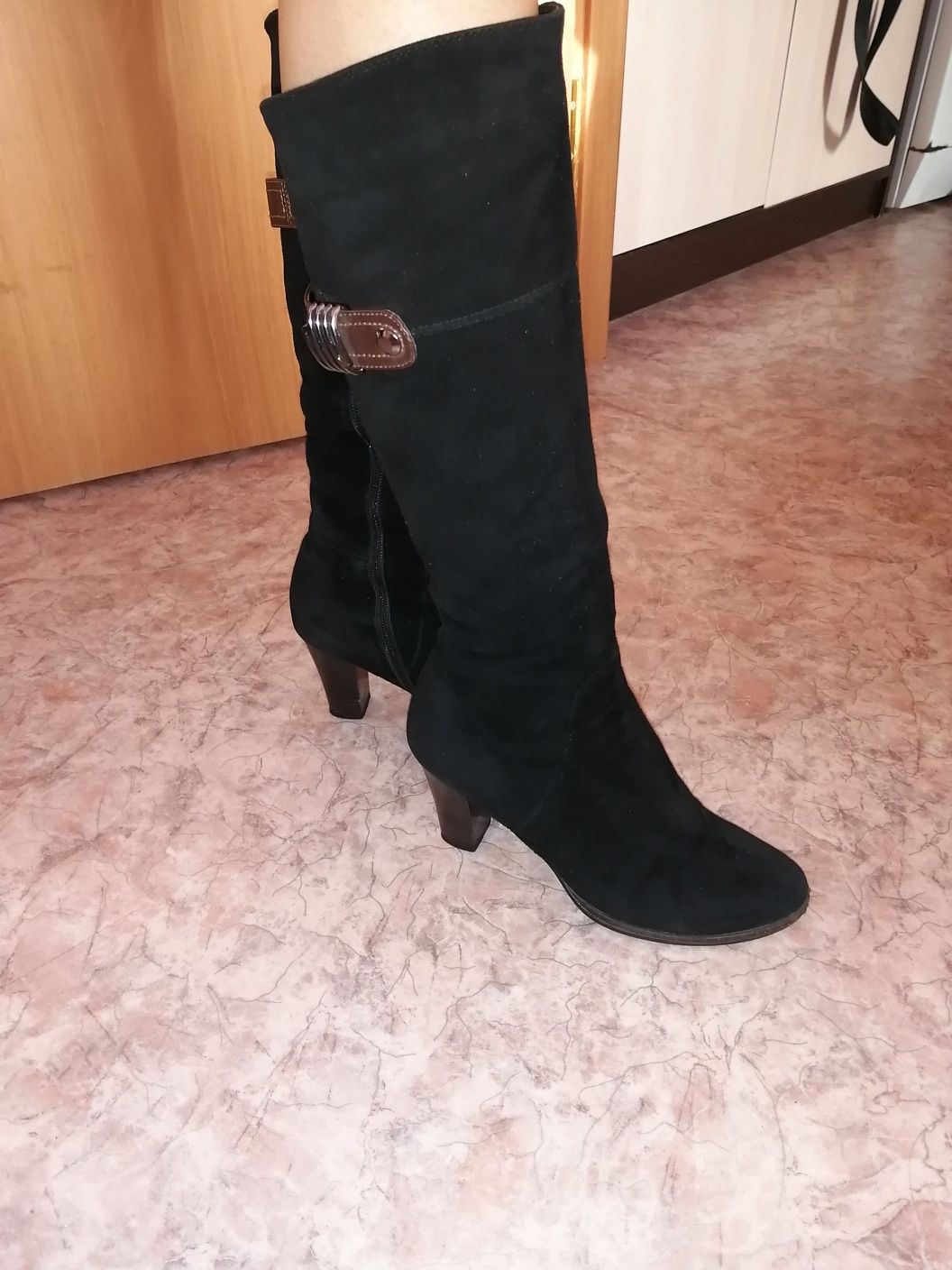 Продам зимние сапоги