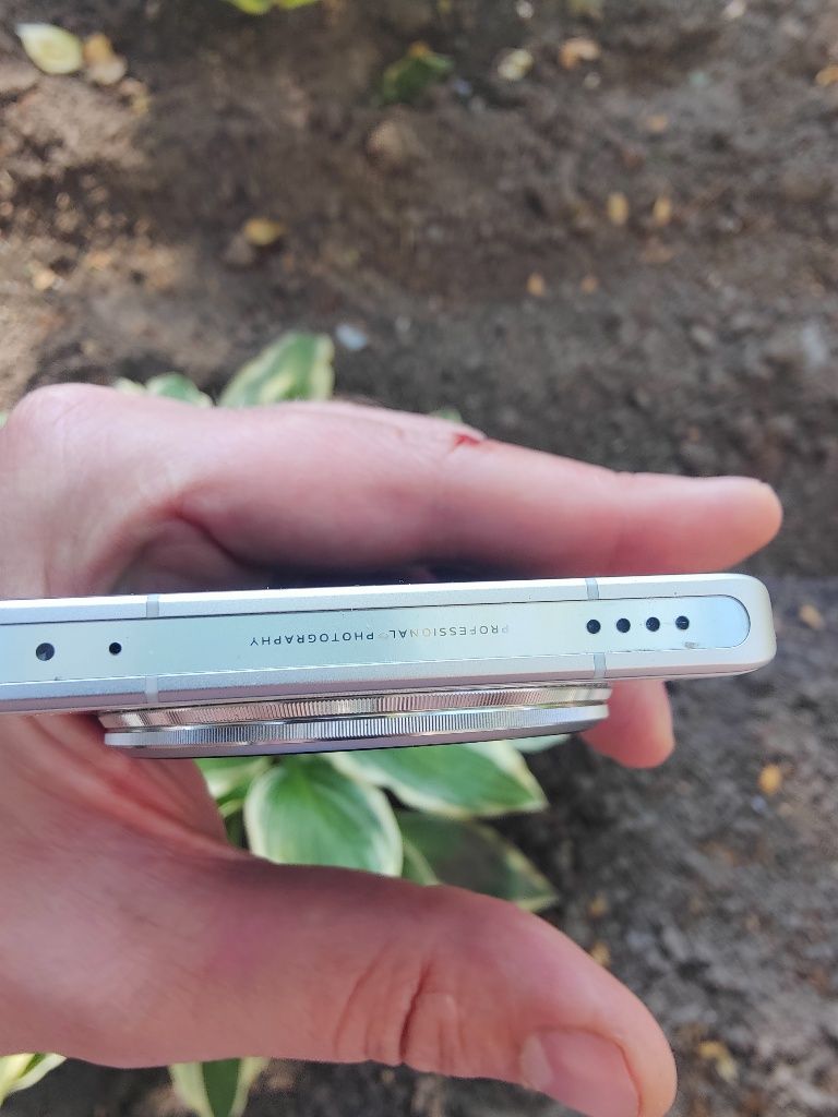 Смартфон Vivo X100 Ultra 16/512 — настолько мощный, что сам бы себя ку