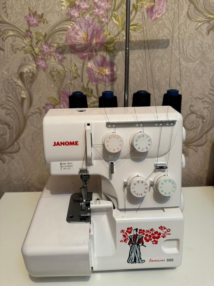 Оверлок Janome Samurai 888 белый