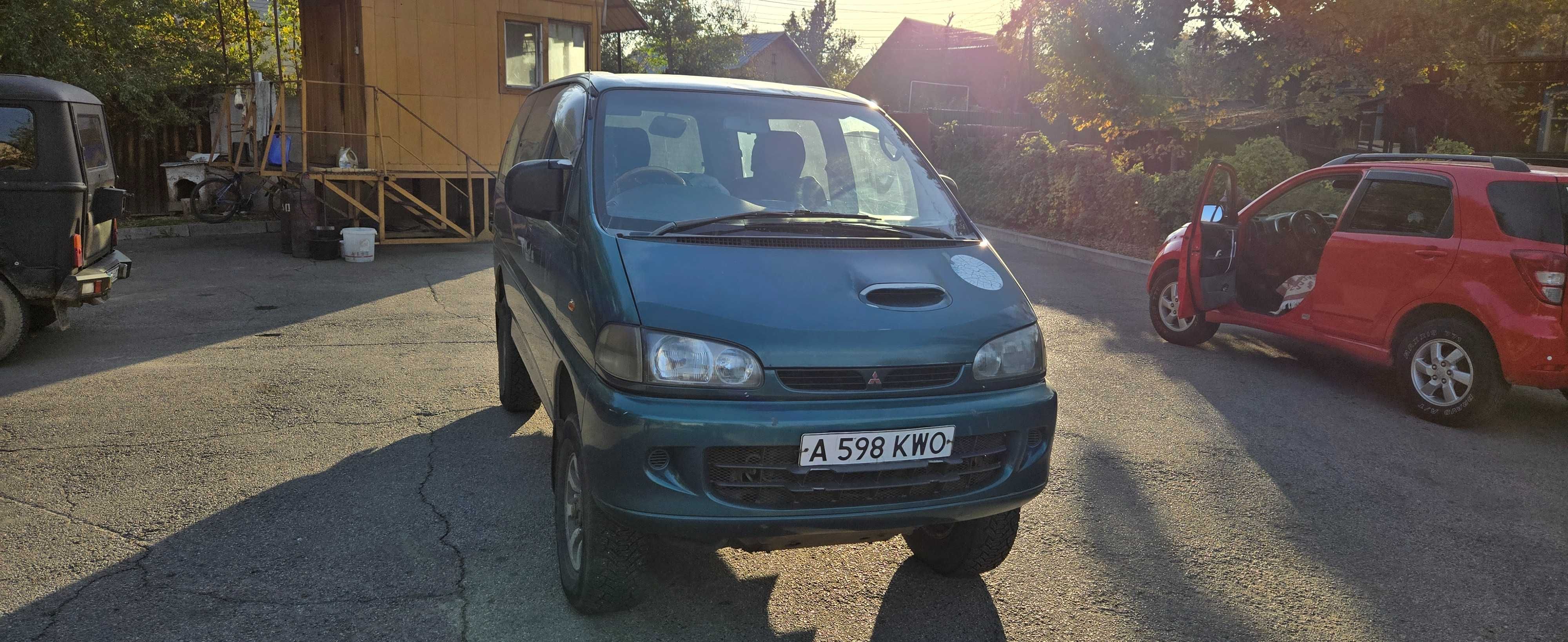 Mitsubishi Delica 1995 г.