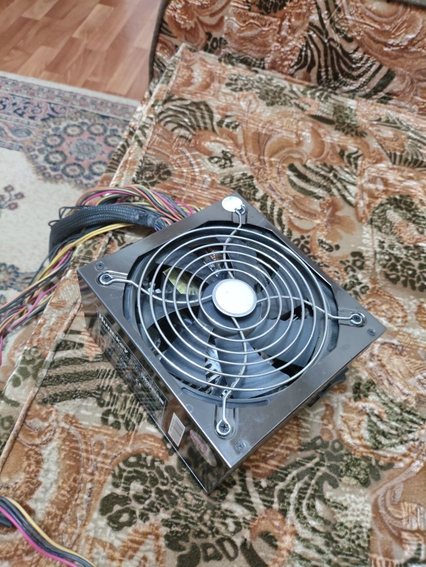 Блок питания 700W