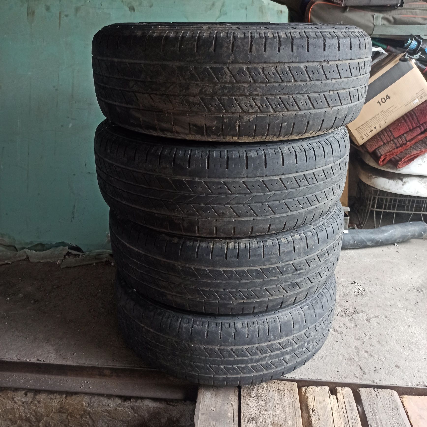 Продам резину Hankook 235/70/16