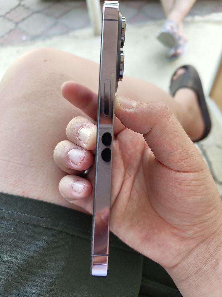 Продам iphone 14 pro