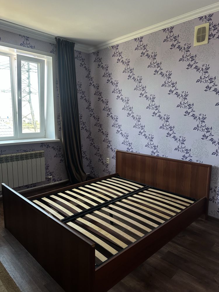 Продам двухспальную кровать