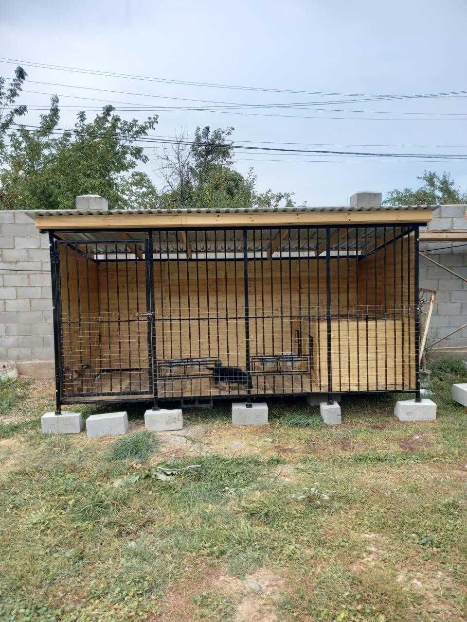 Уличный вольер для собак с крышей и защитой от непогоды. Валиер Волер