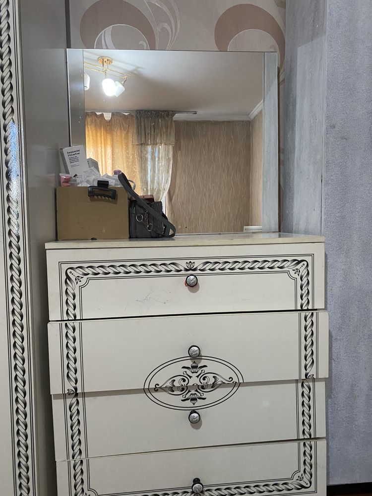 Спальный гарнитур