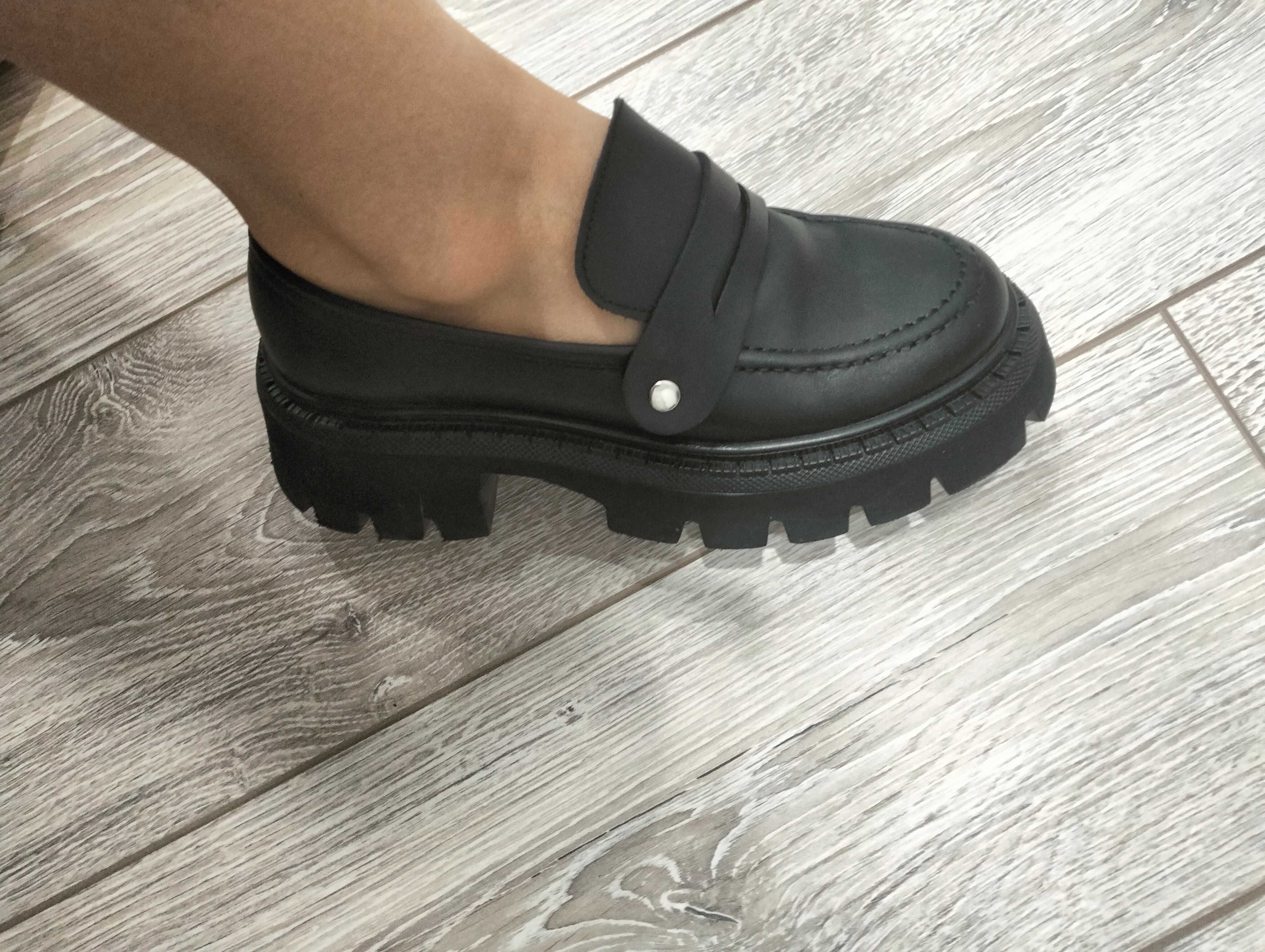 Продам женские лоферы