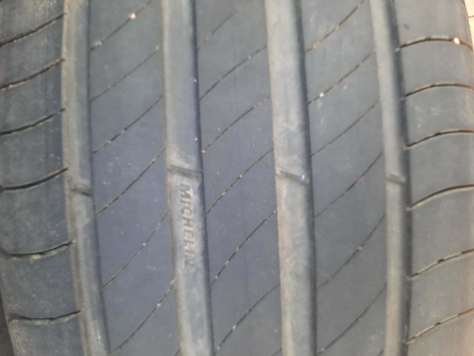 Продам шины r18 michelin