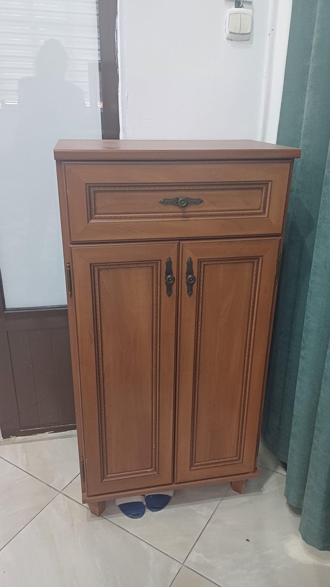 Столы и массажные кушетки