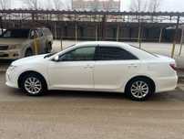 Автомобиль Toyota Camry 2015 г
