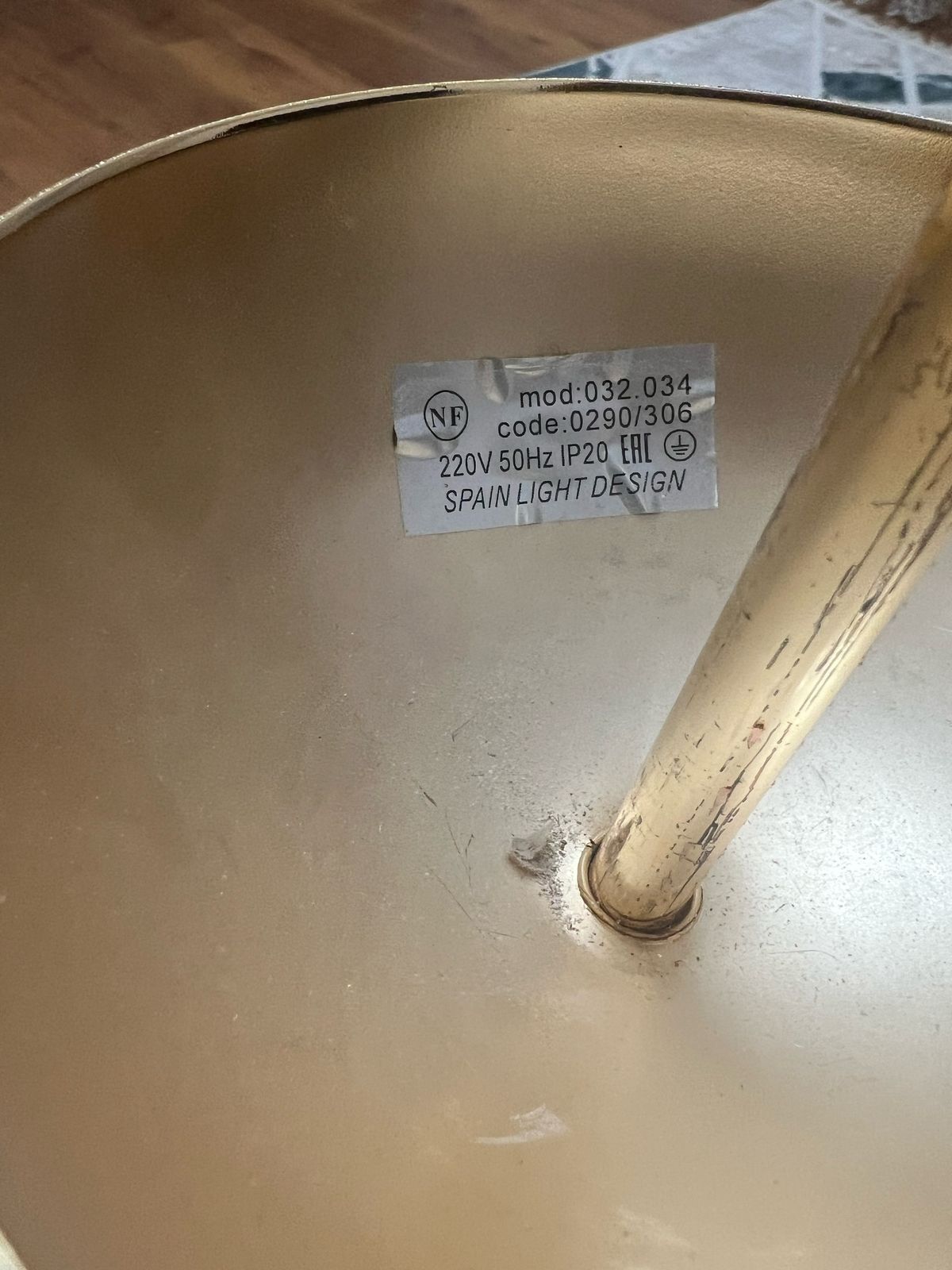 Продам люстру новый