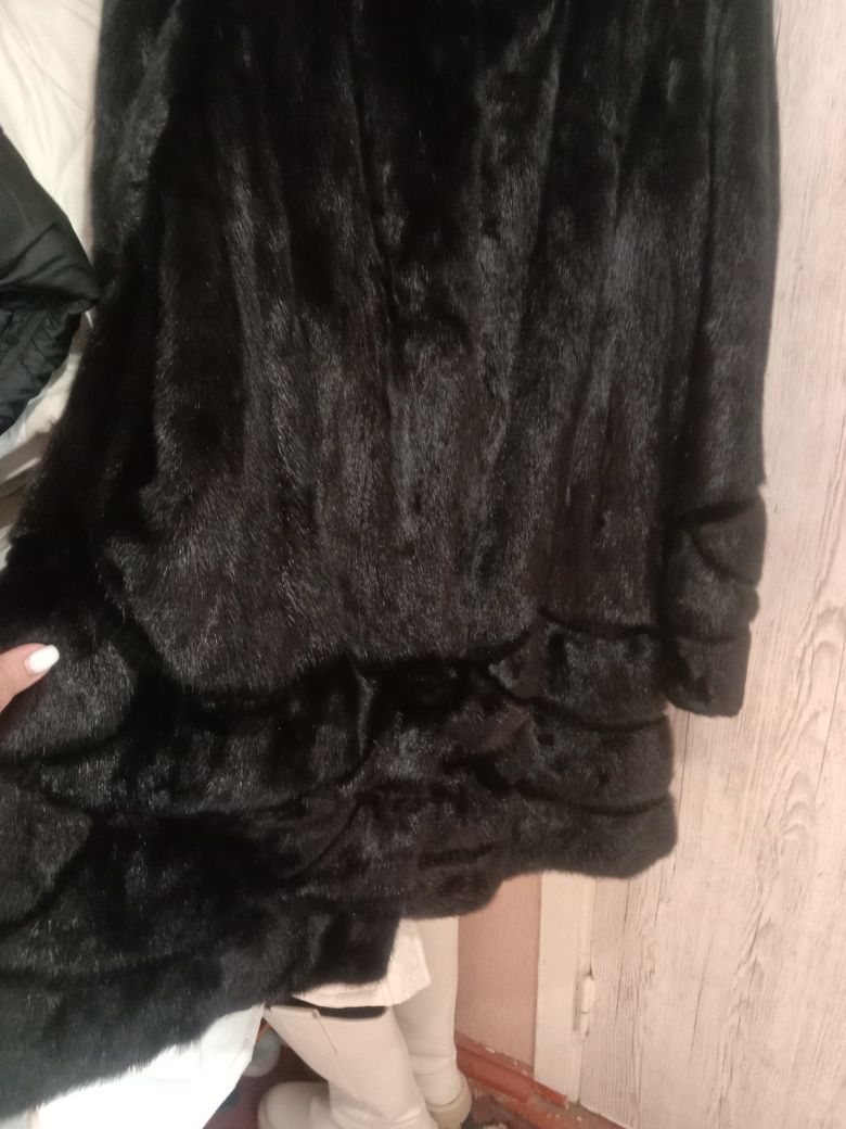 Продам шубу норковую