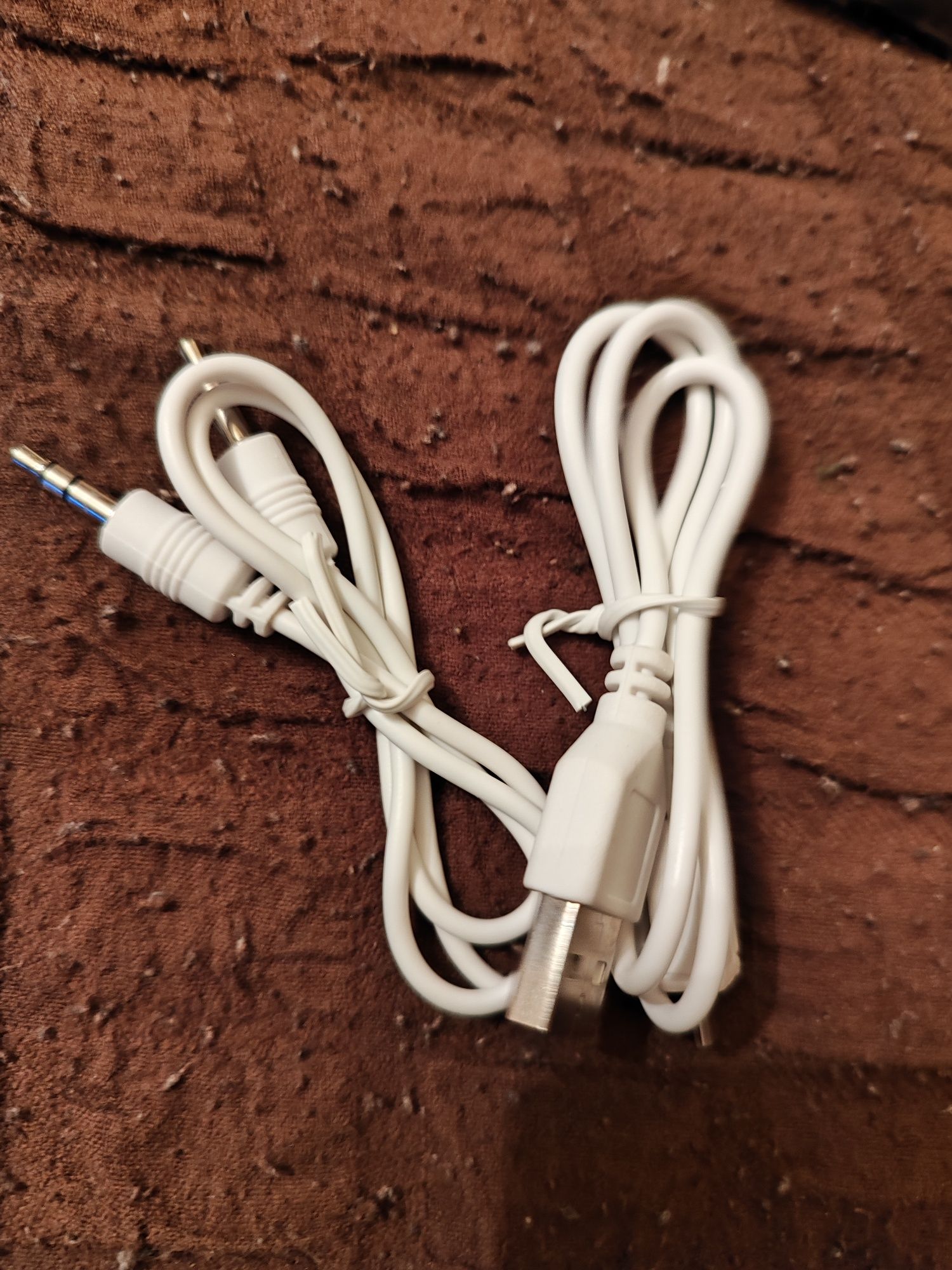 Переходник HDMI на VGA с дополнительным питанием и аудиовыходом.