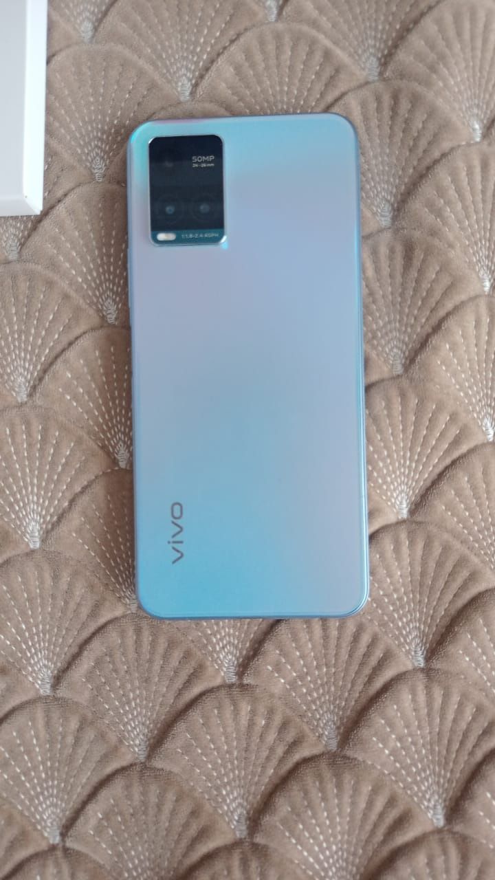 Продам vivo y33s +защитное стекло