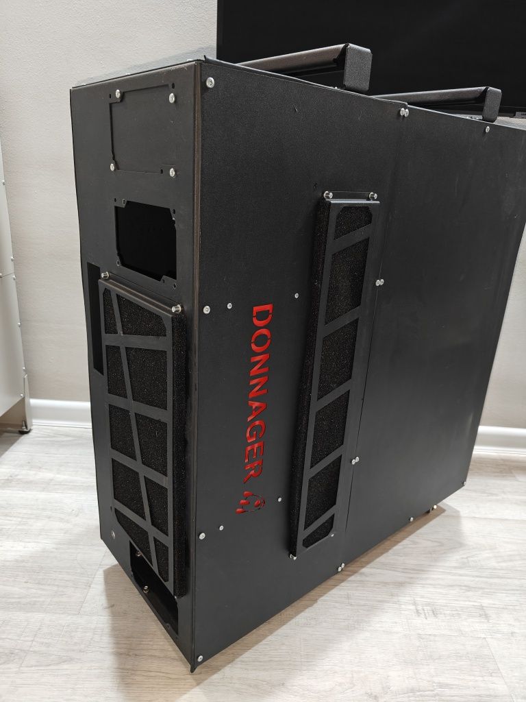 Корпус компьютера Donnager 8 разделение потоков