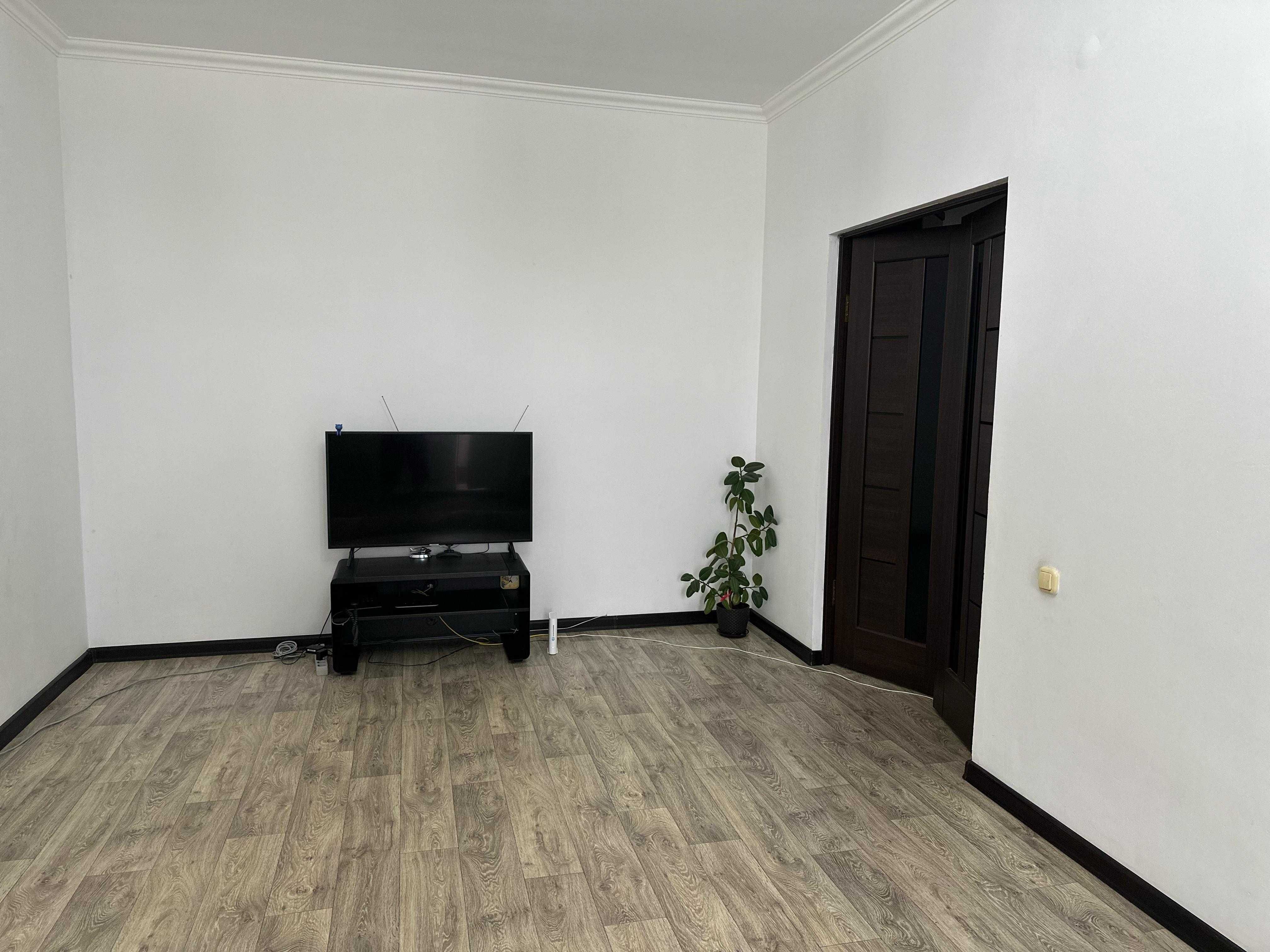 продам 2 ком. квартиру мкр БОЛАШАК