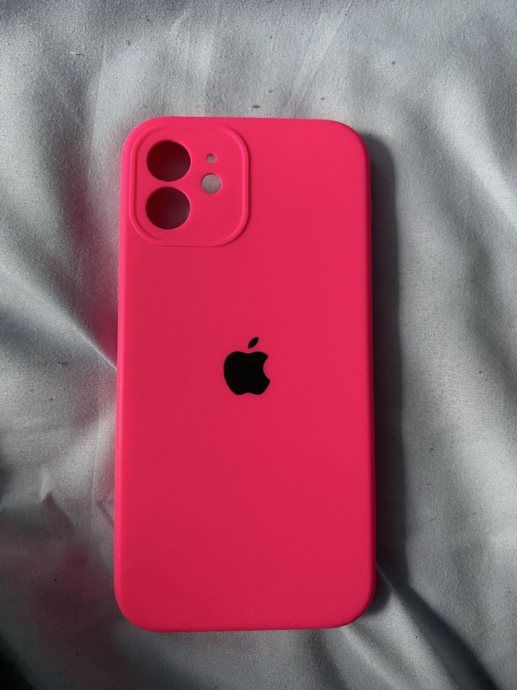 Чехлы на Iphone 12