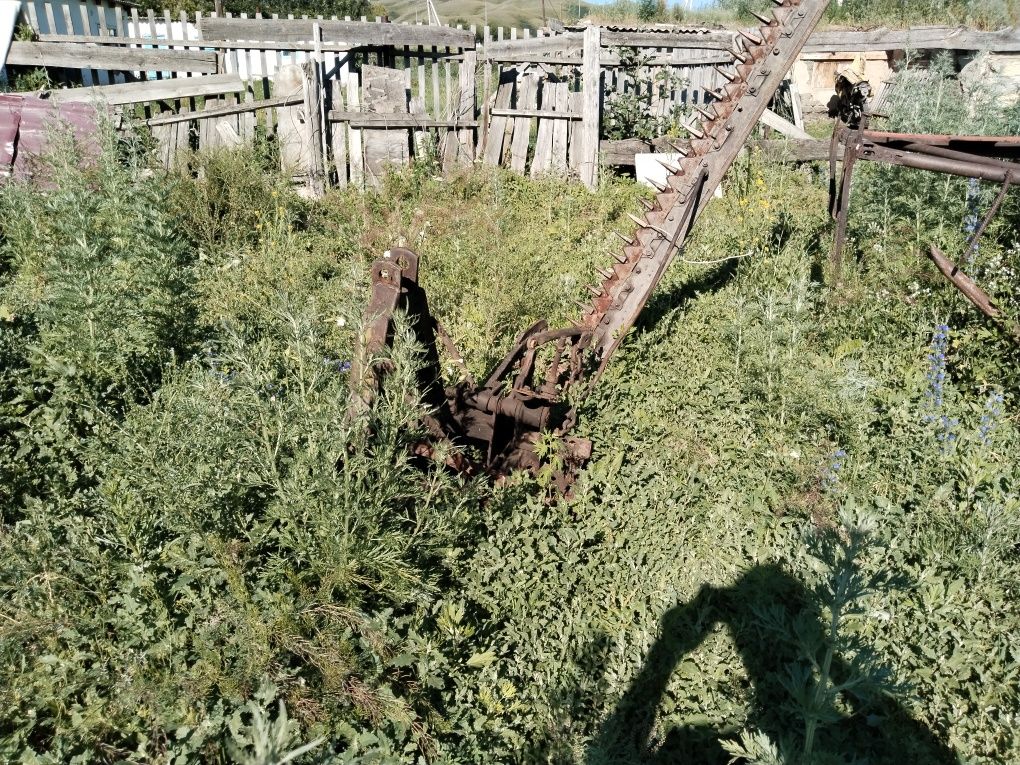 Трактор ЮМЗ с комплектом