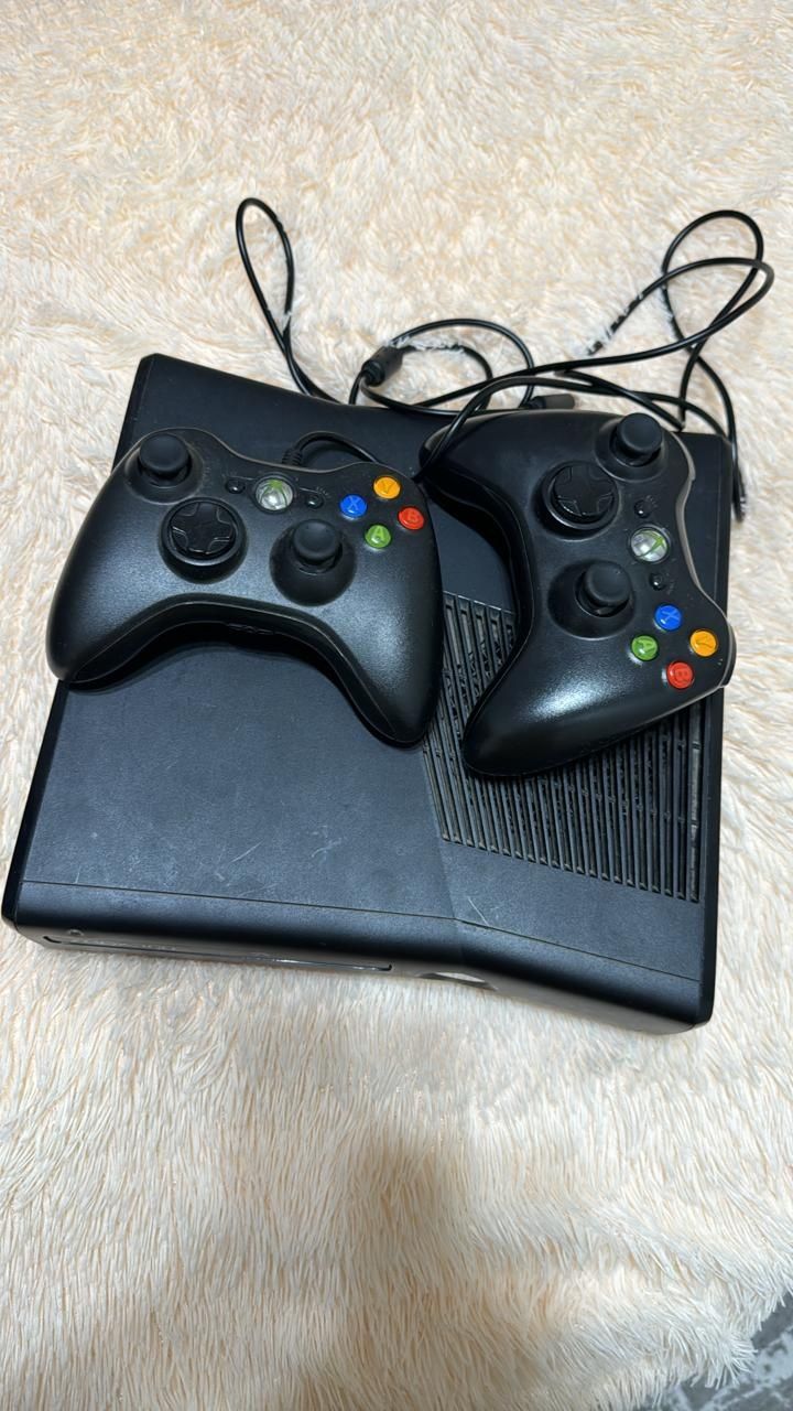 Xbox 360 срочно продаётся