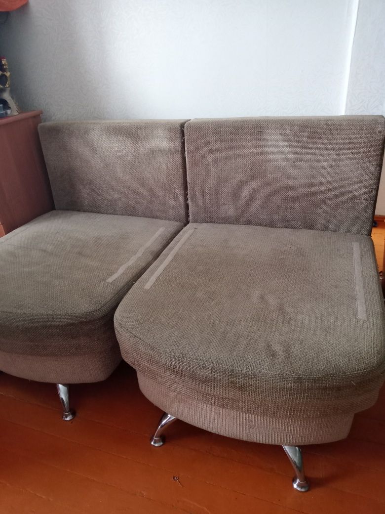 Продам 2 кресла.