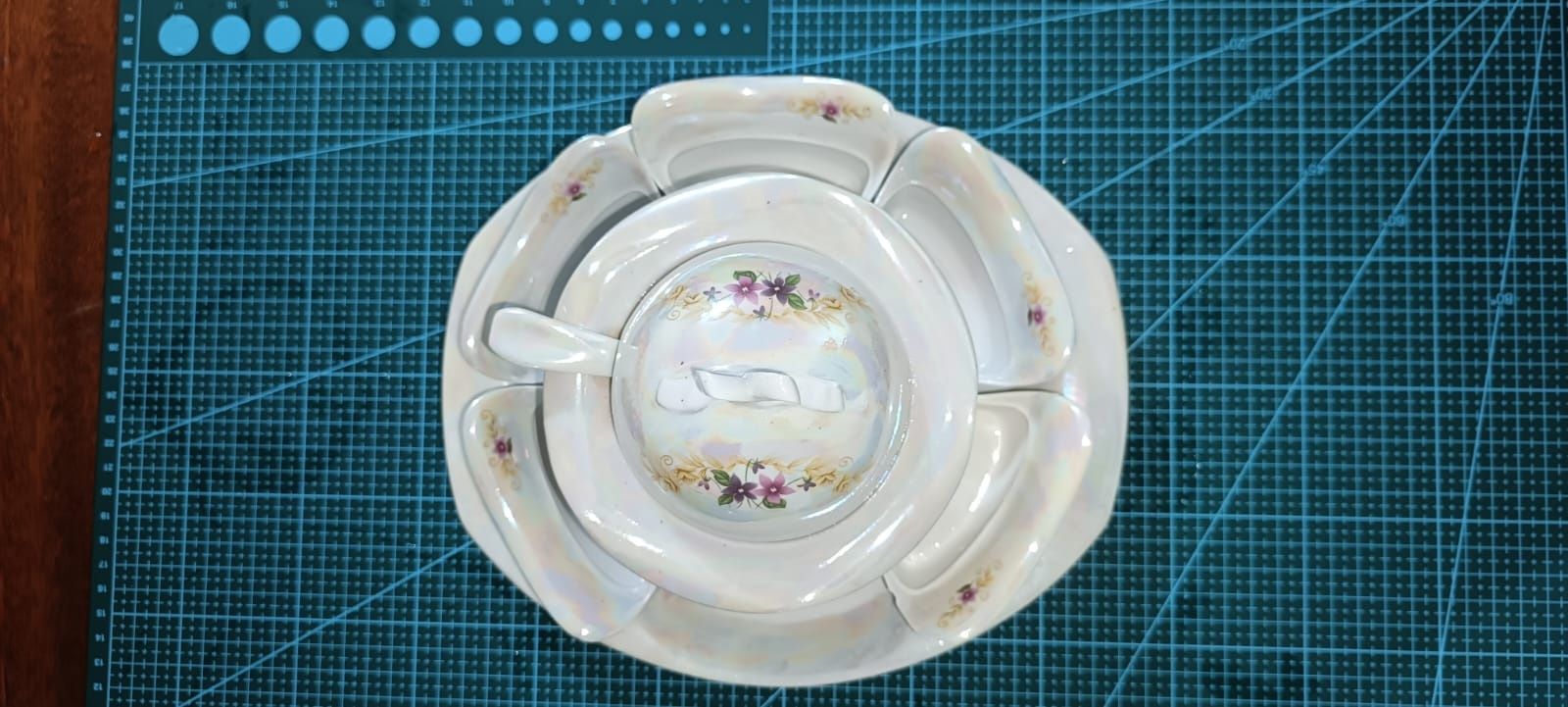 Фарфоровый набор для соусов.