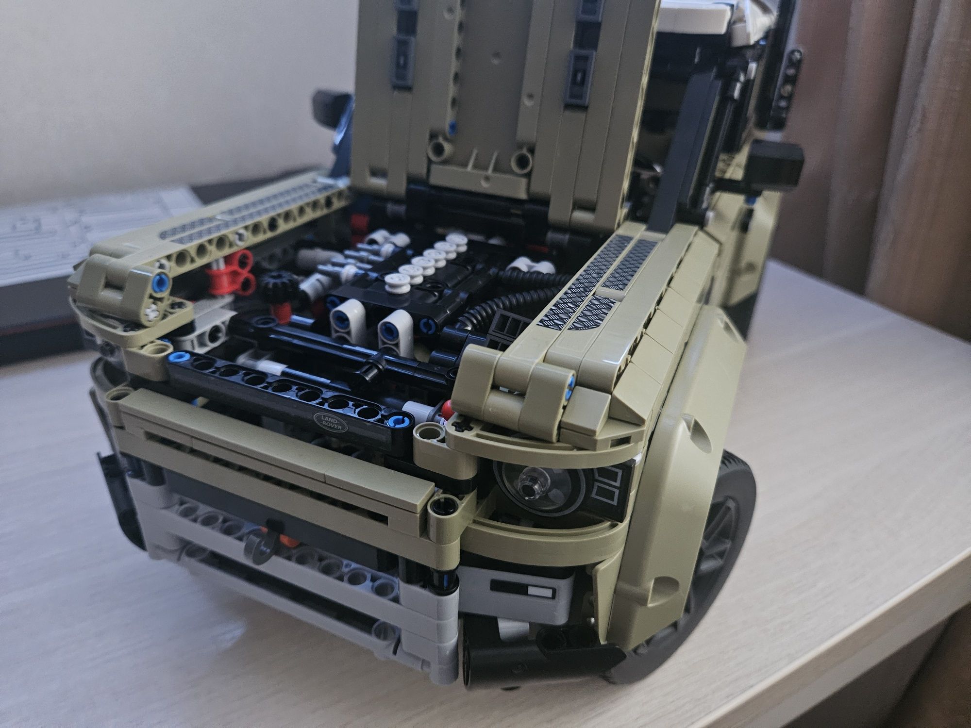 LEGO Technic Land Rower Defender