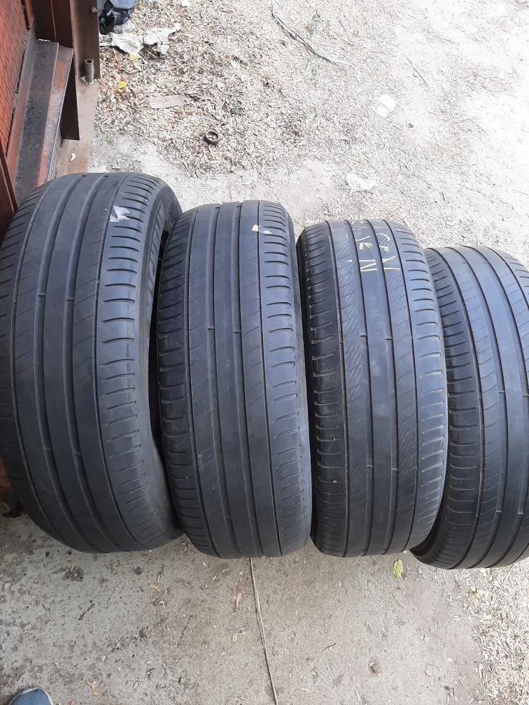 Продам шины 215/60/17 мишелин