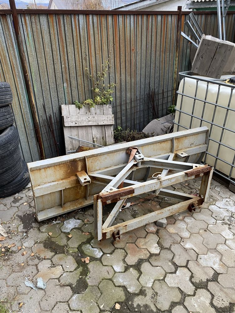 Продам отвал. Все вопросы в ватсап