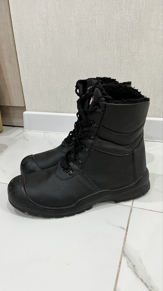 Продам спецботинки Dickies