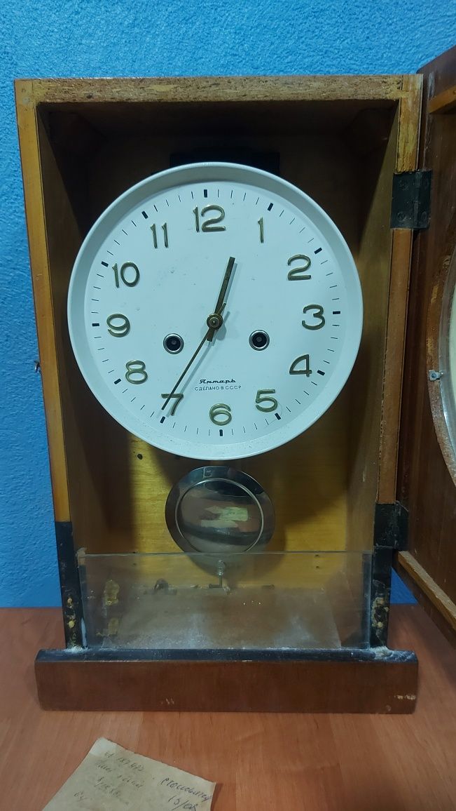 Продам настенные часы СССР.
