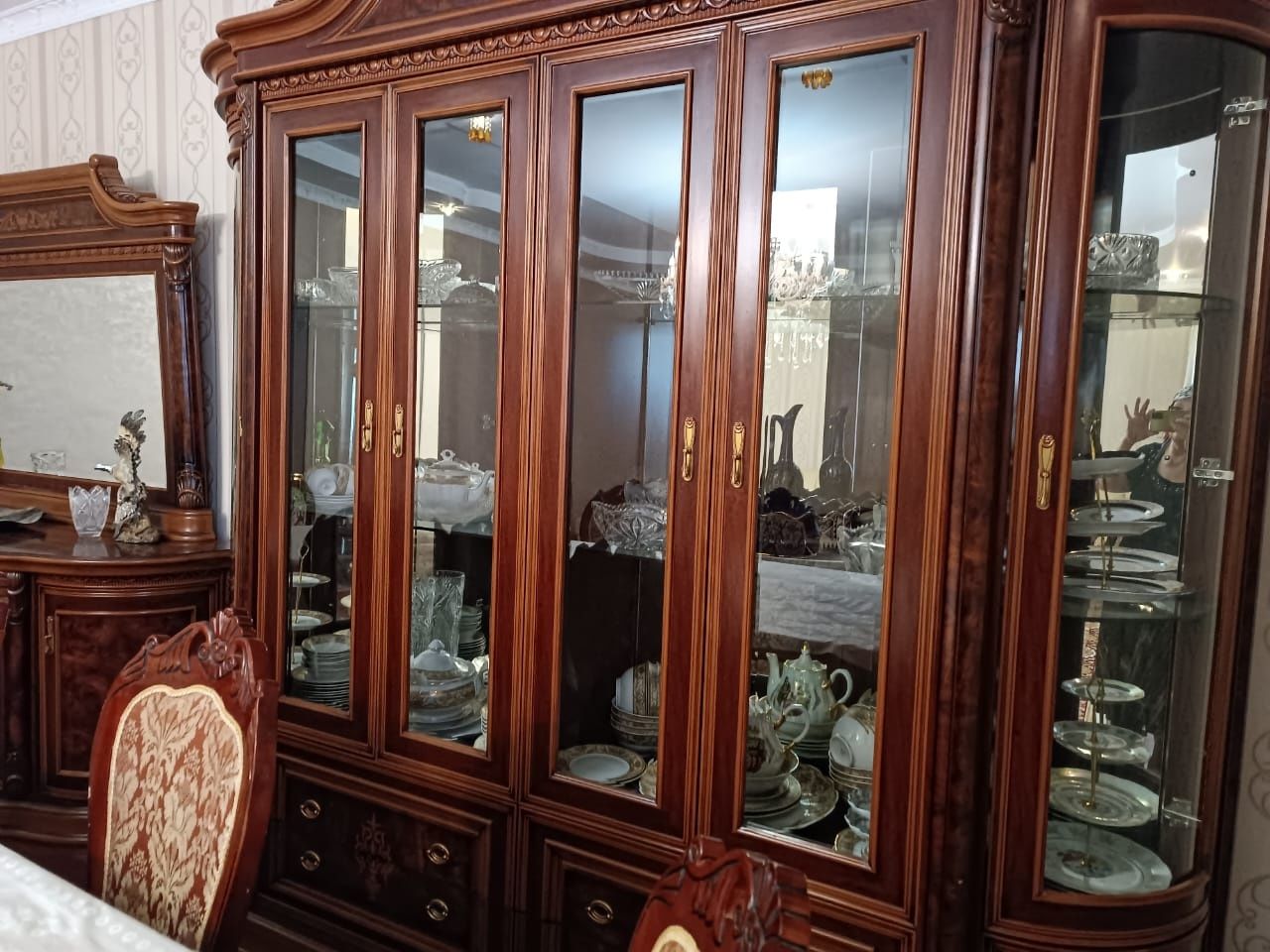 Сервант для зала