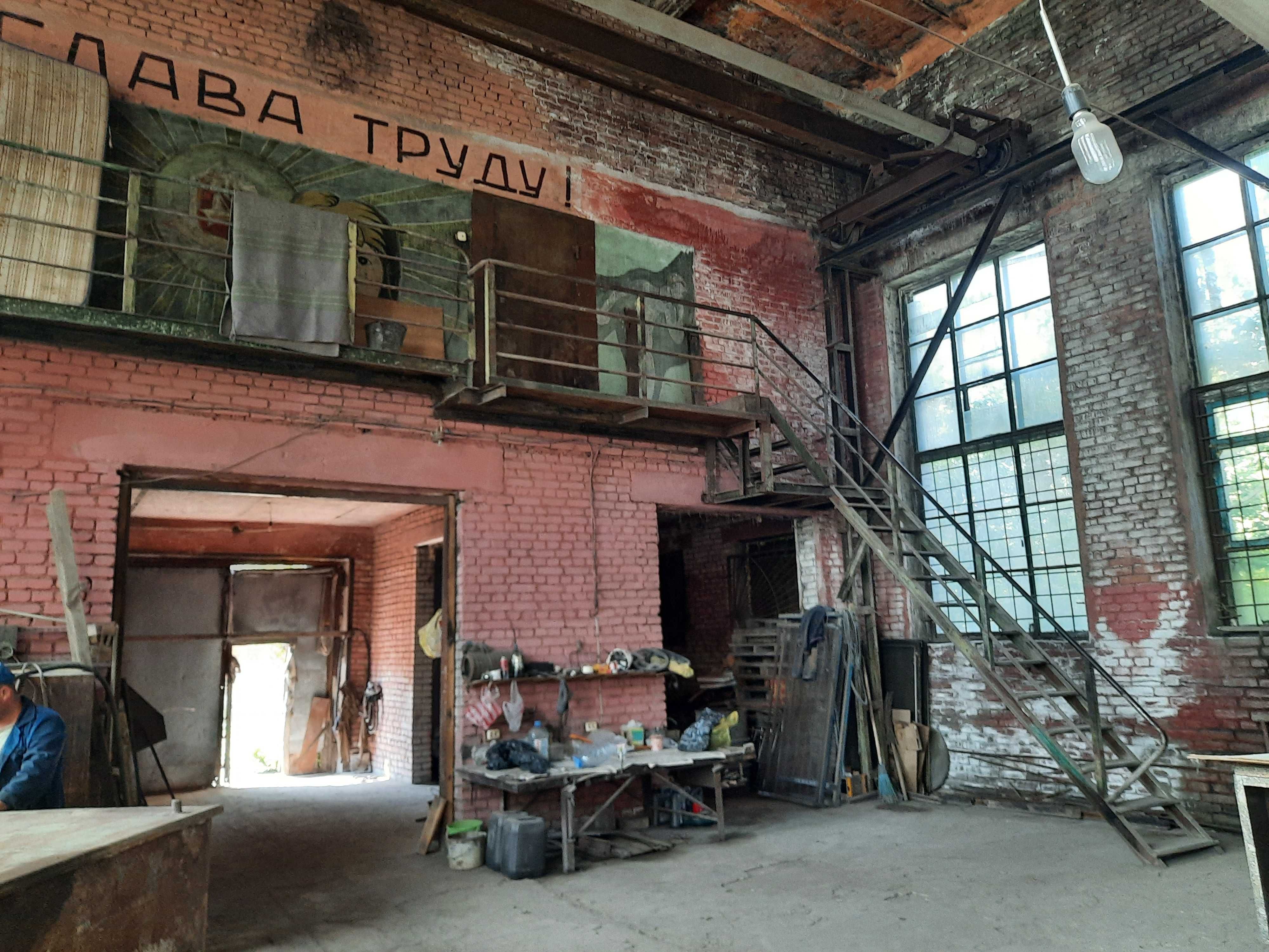 Сдам в аренду здание (под гараж, склад, производство)