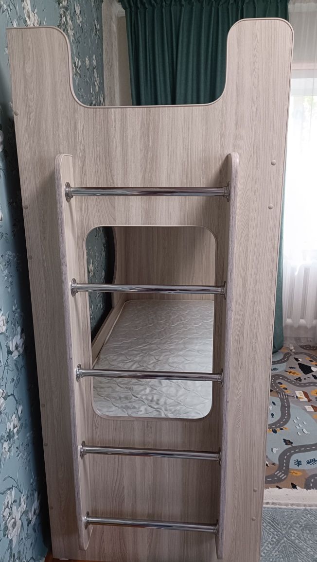 Продам кровать, детская, двухъярусная