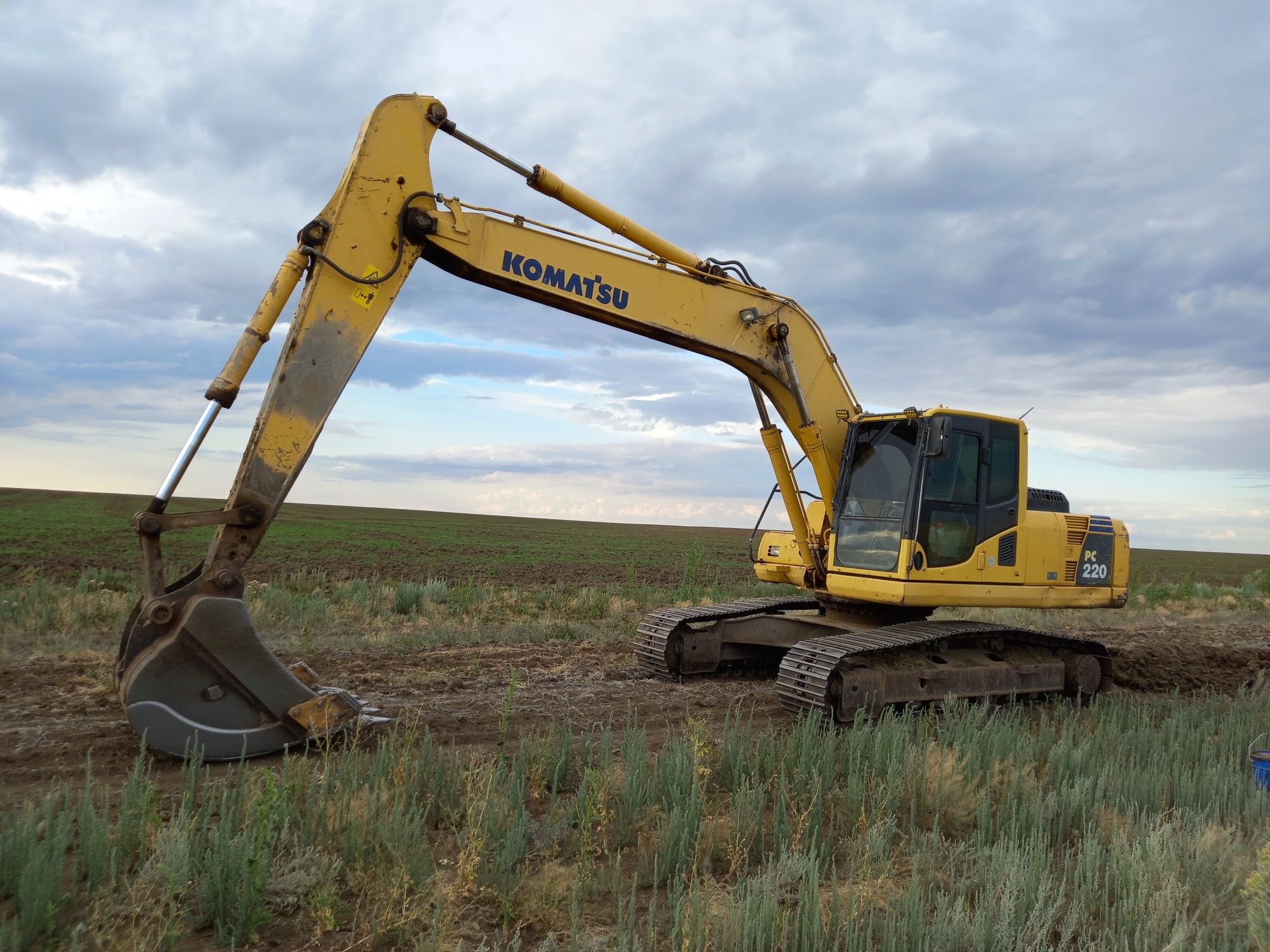Экскаватор гусеничный komatsu PC220-8, миниэкск PC50UU-2