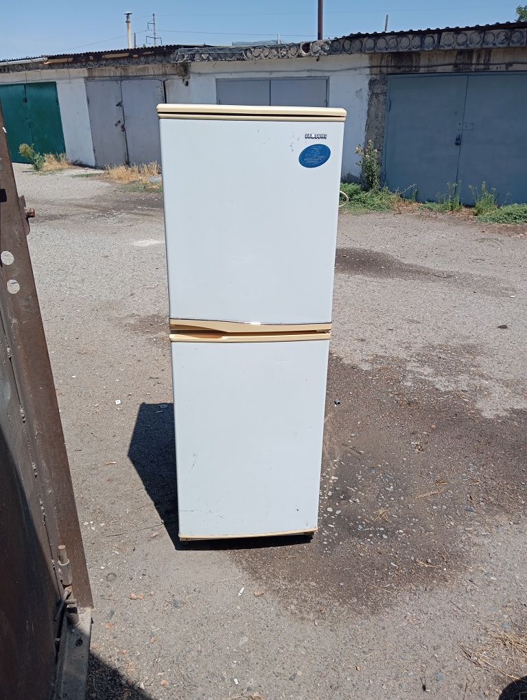 Продам холодильник