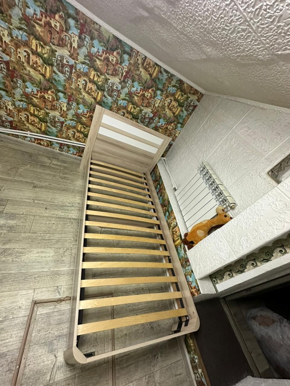 Продаю мебель кровать односпалка.