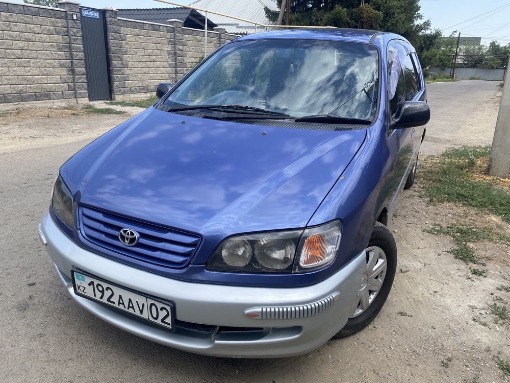Продается Toyota Ipsum, минивэн.