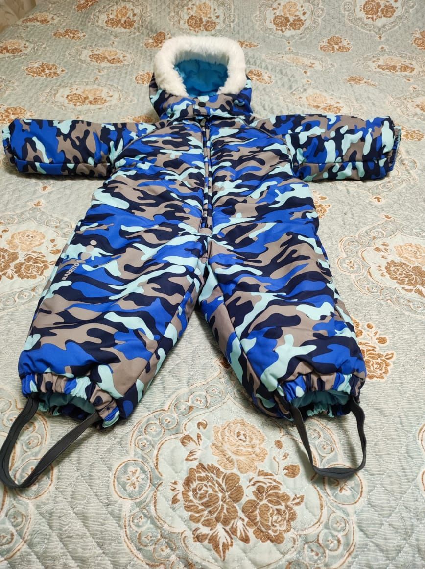 Продается комбинезон детский зимний.