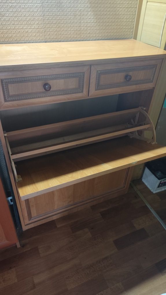 Продам тумбу для обуви
