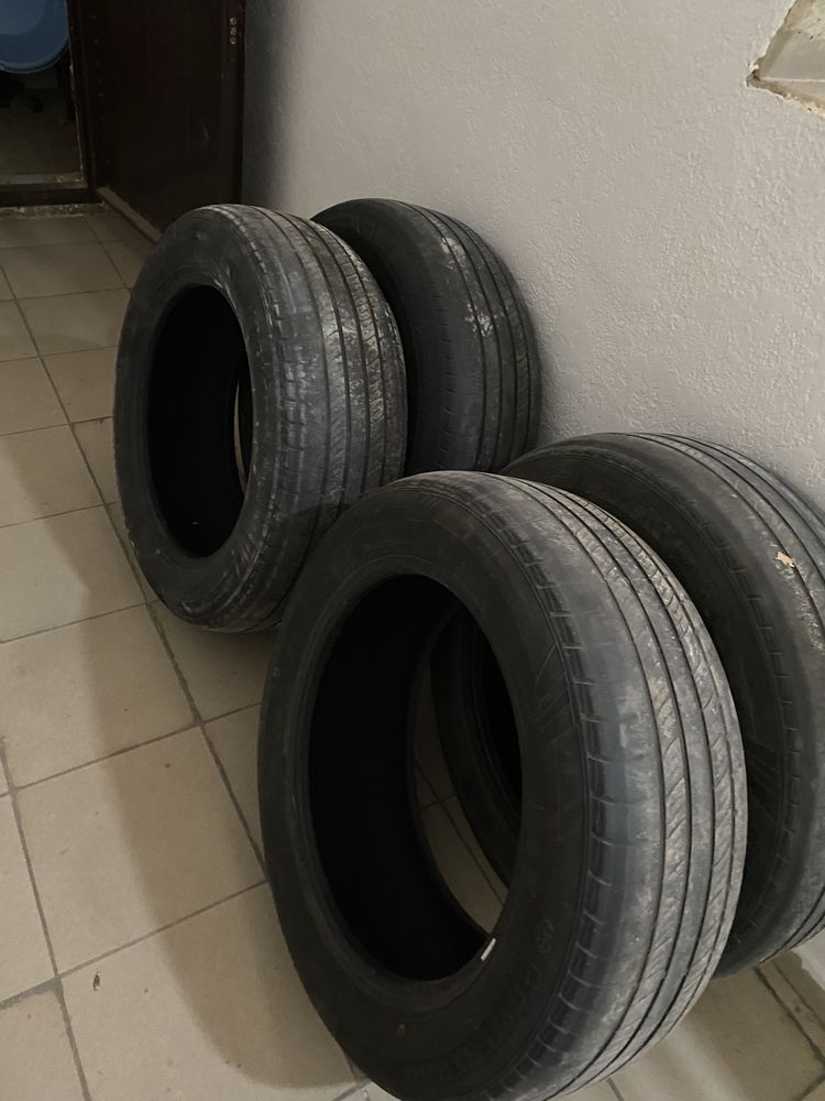 Продам летние шины 235/60 R18