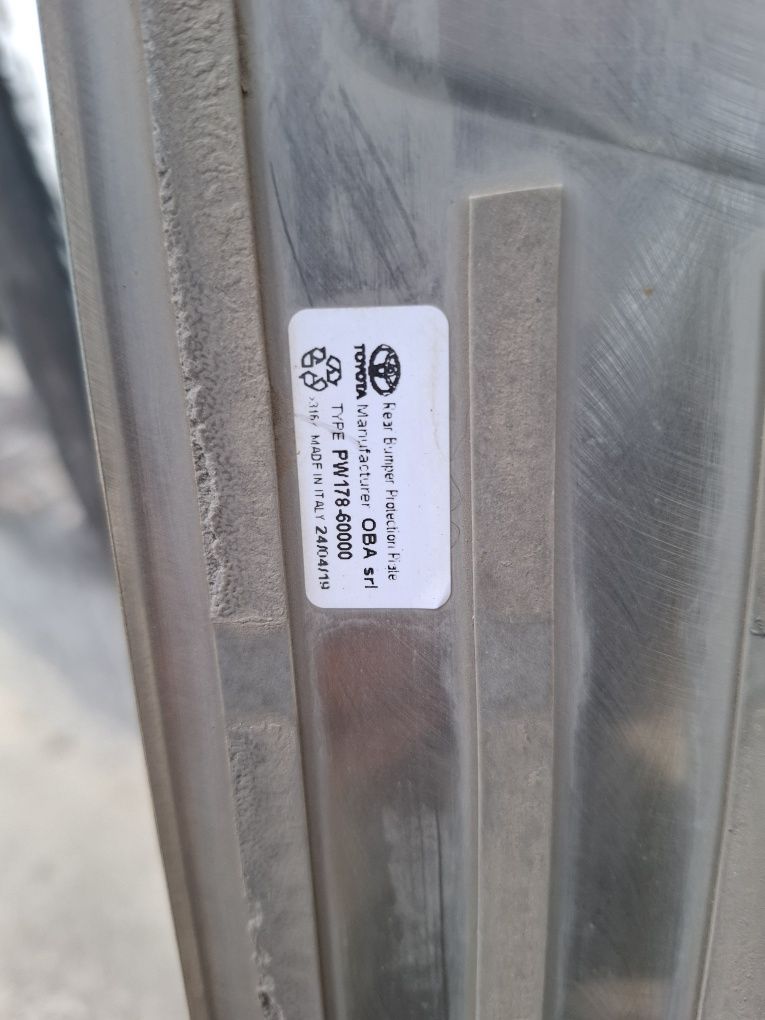 Продам накладка на задний бампер прадо 150