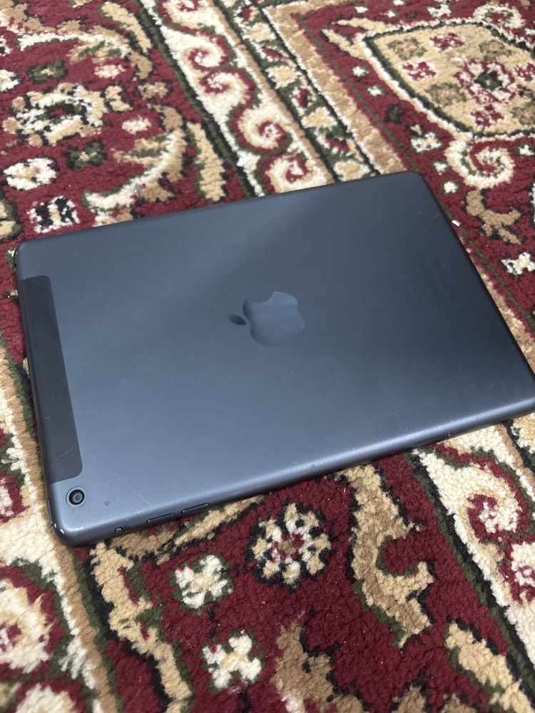 Продаю Ipad 5 поколения на запчасти