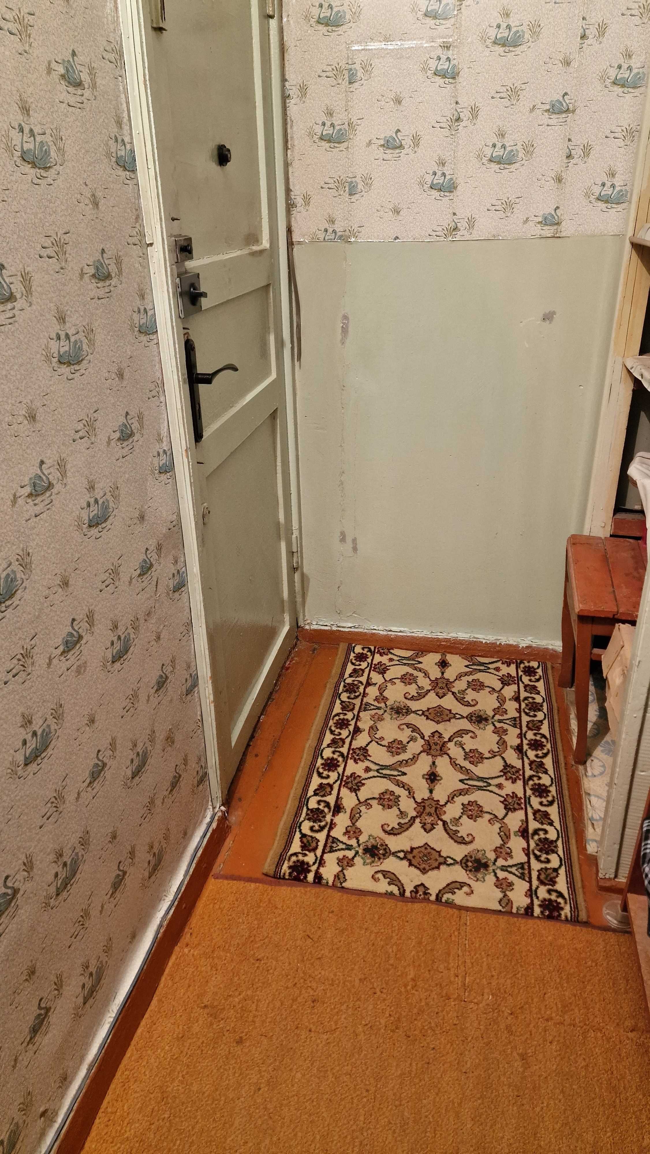 продам 2 комнатную  квартиру