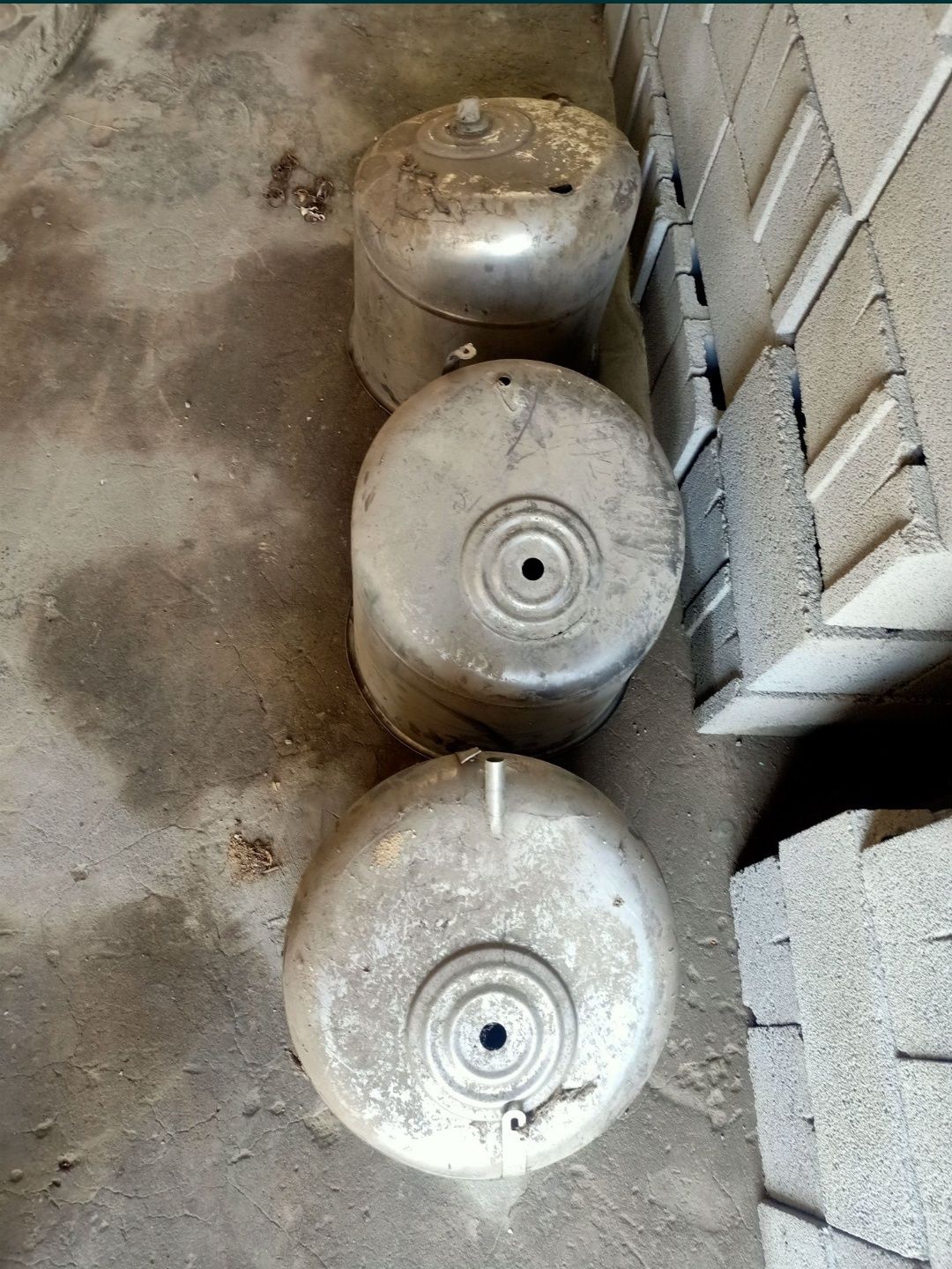 Продам бачки из нержавеющей стали из под стиральной машины,по фото вид