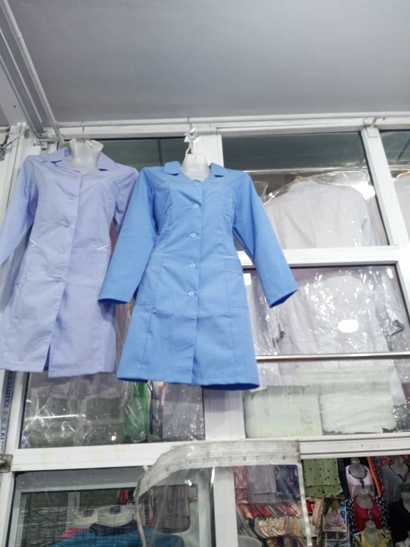 Продам  медецинские халаты и хир. кастюм