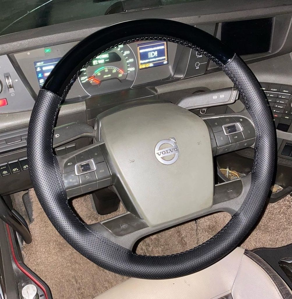 Оплётка на руль (руль чехол на выезд) Фура. DAF. VOLVO. RENO. MERCEDES