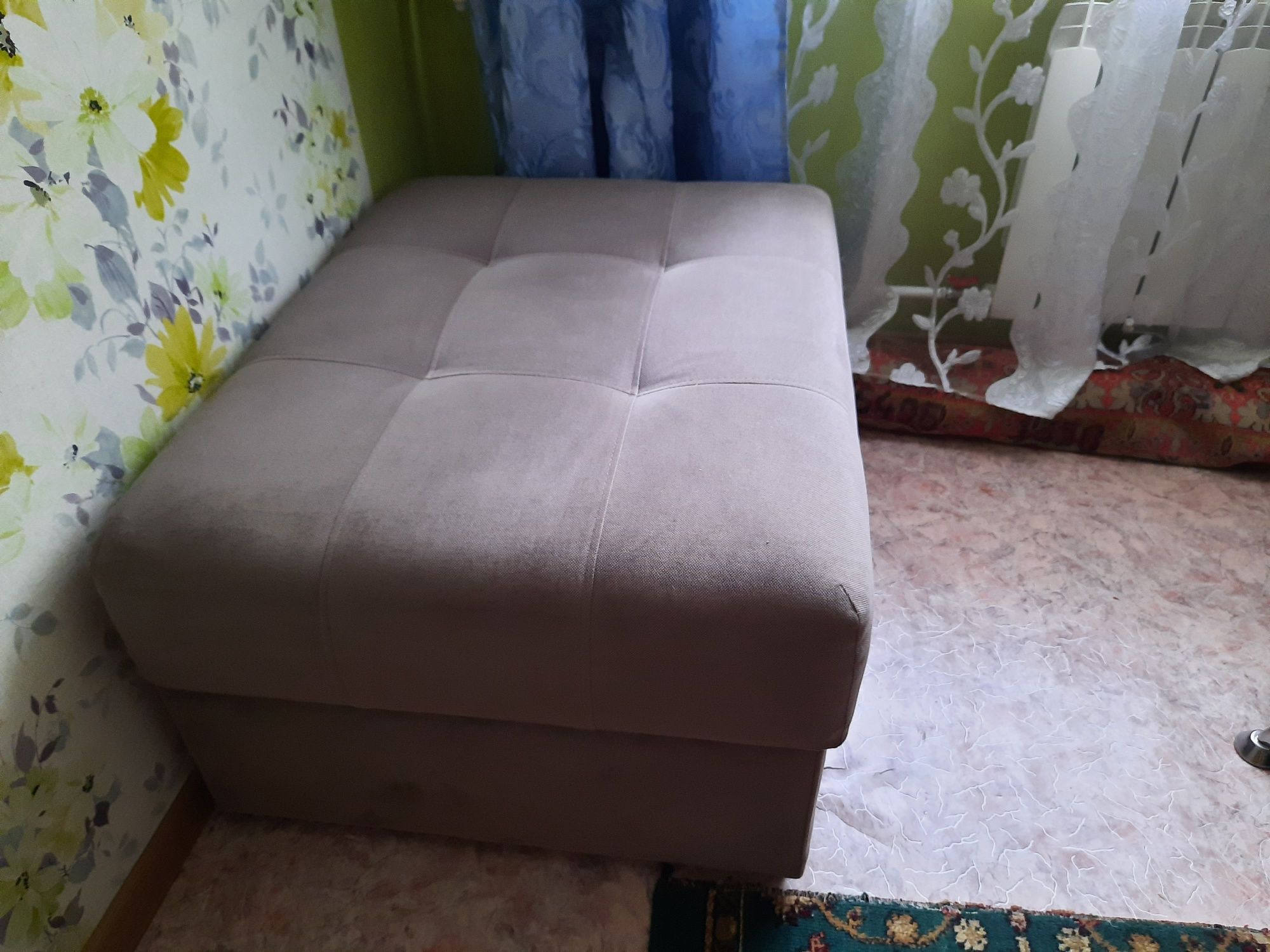 Продам мини диван и пуф