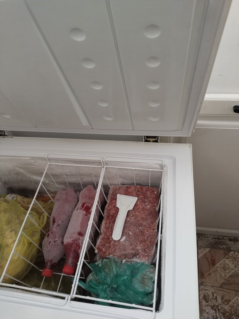 Срочно продам морозилку